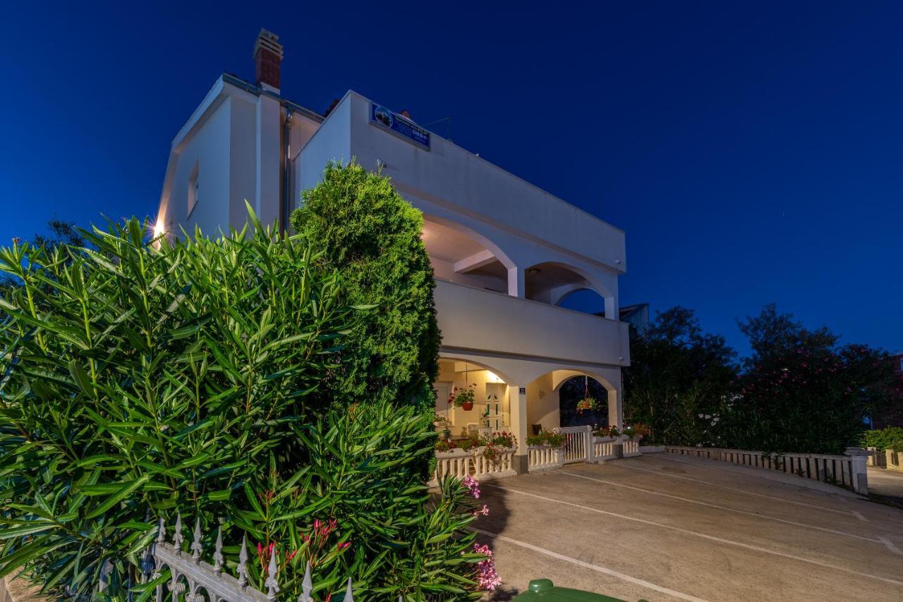 Apartments Villa Filip Trogir Eksteriør bilde