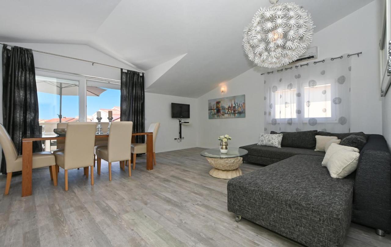Apartments Villa Filip Trogir Eksteriør bilde