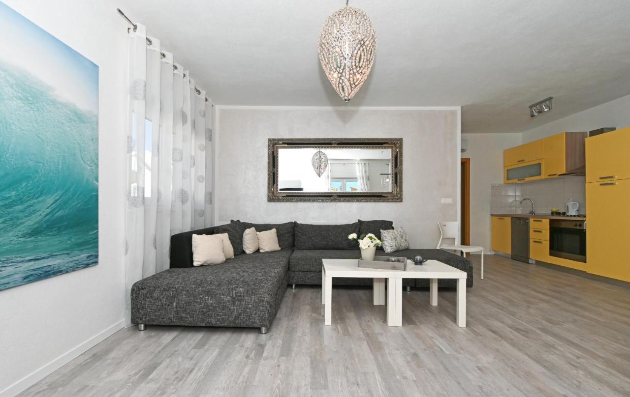 Apartments Villa Filip Trogir Eksteriør bilde